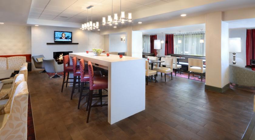 Отель Hampton Inn Raleigh-Capital Boulevard North