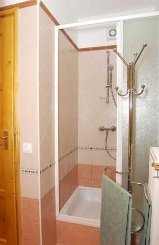 Félhold Apartman