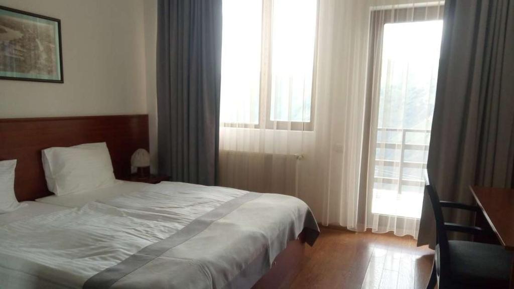 Hotel Club-2100