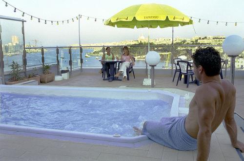 Отель Inter-Hotel Les Trois Roses