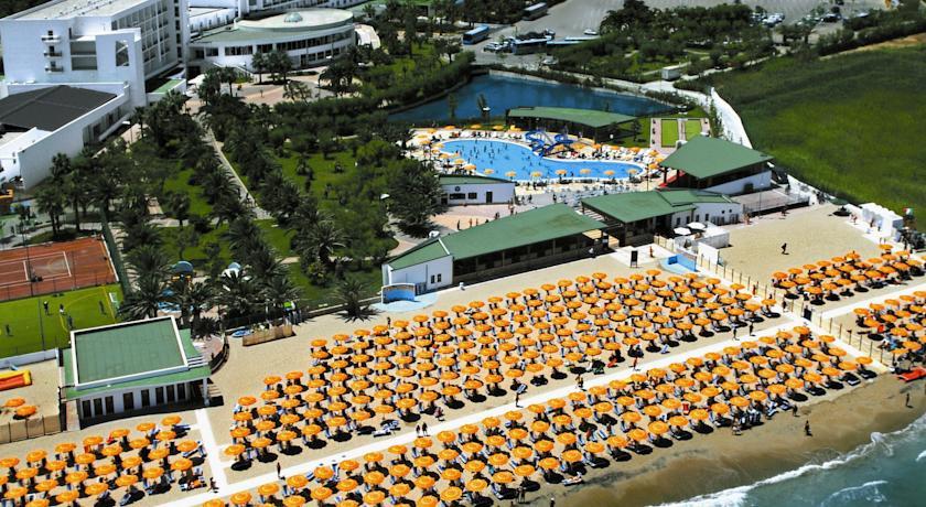 Отель Grand Hotel Serena
