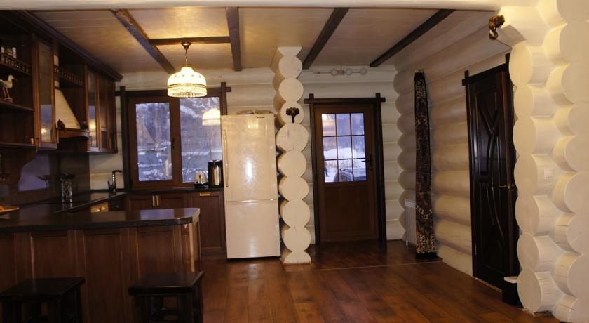 Апартаменты Cedarwood House в Рыбалке
