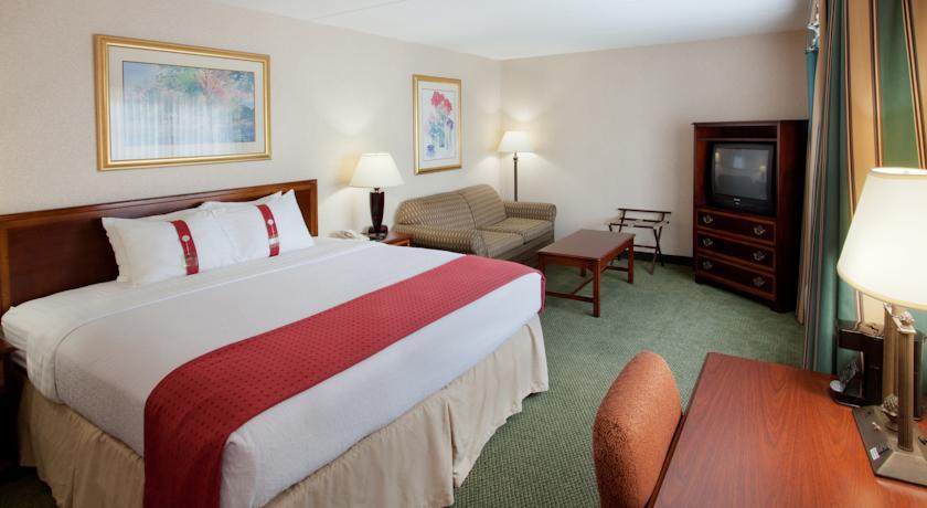 Отель Holiday Inn Salem