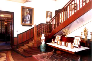 Отель Woodville Palace