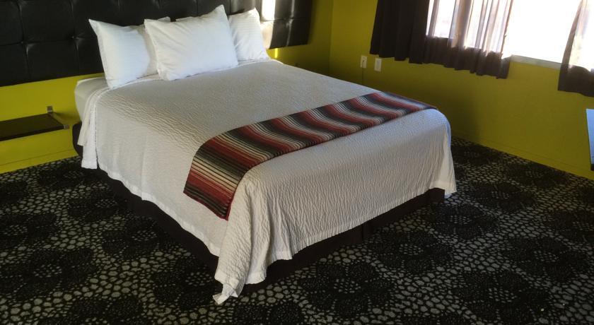 Отель The Greens Hotel