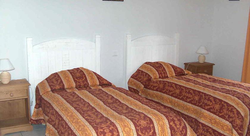 Вилла Three-Bedroom Villa Du Golf