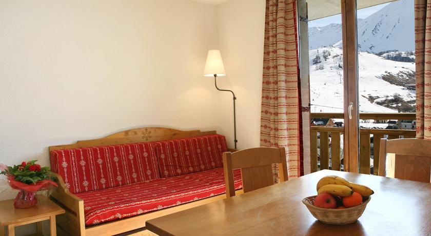 Апартаменты Two-Bedroom Apartment Hameau Des Aiguilles 2