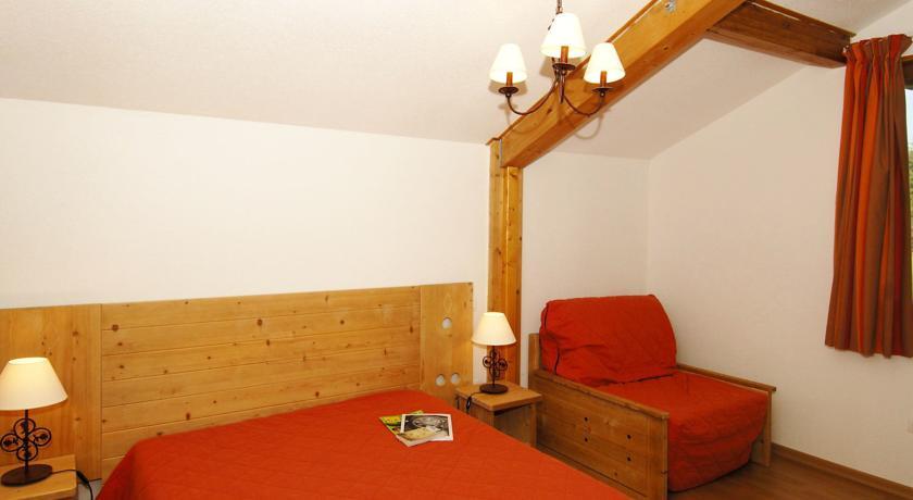 Апартаменты Two-Bedroom Apartment Les Chalets D'Evian 2