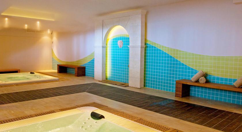 Апартаменты Two-Bedroom Apartment Château De Camiole 2