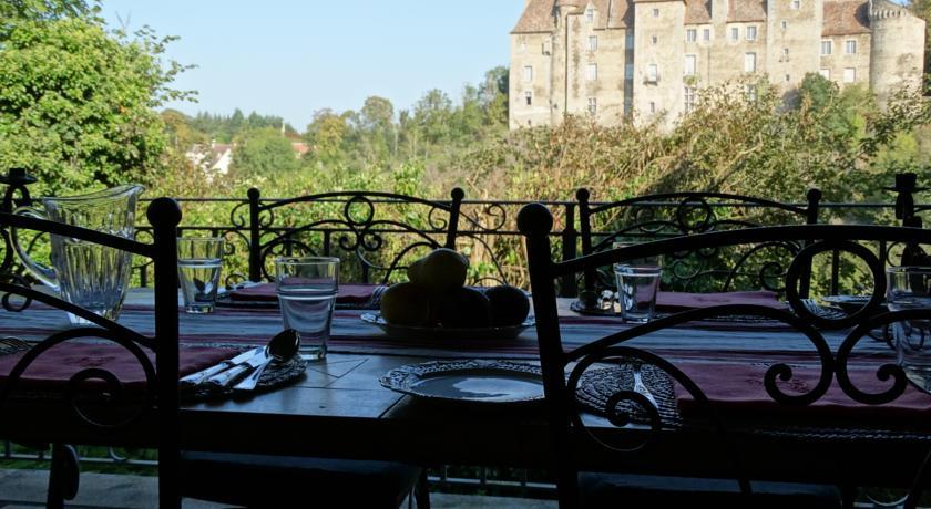 Мини-отель Chateau Vue Boussac Chambres d'Hôtes