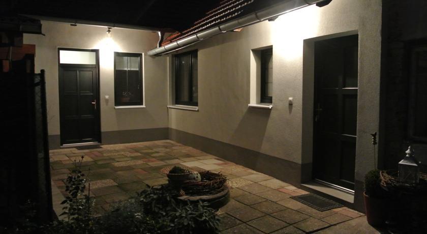 Апартаменты Apartmán ve Dvoře