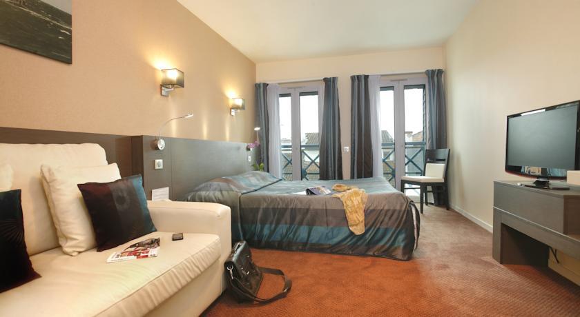 Отель Inter-Hotel Les Thermes de l'Avenue