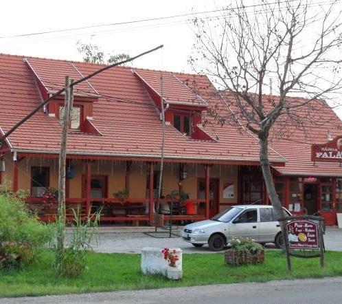 Гостевой дом Sárga Csikó Falatozó és Vendégház-Maklár