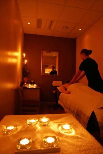Отель Maldron Hotel & Leisure Centre Galway