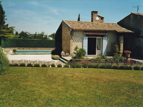 Вилла Villa in Saint Saturnin Les Avignon