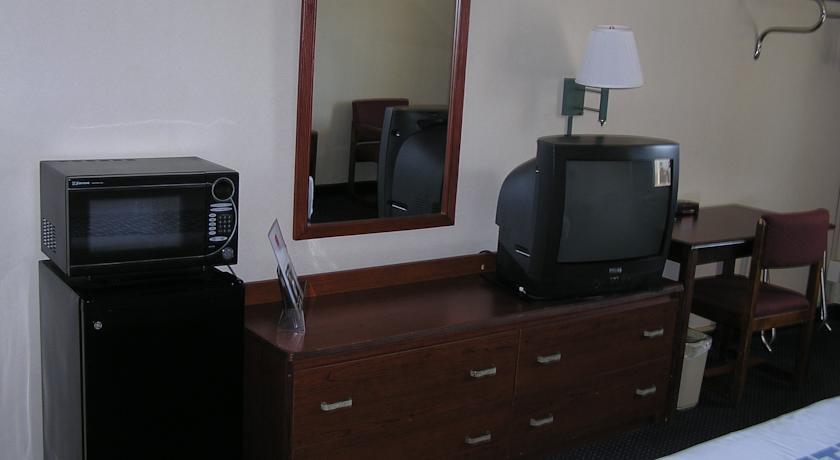 Отель Econo Lodge Airport