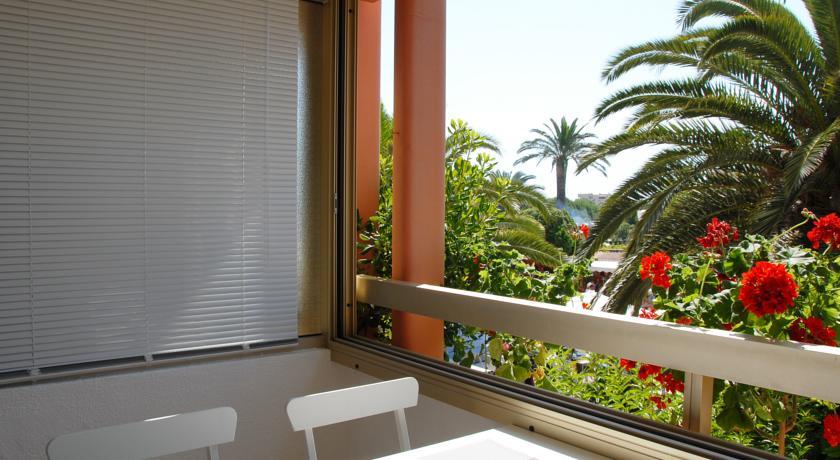 Апартаменты Appartement T2 " La Voile Bleue "