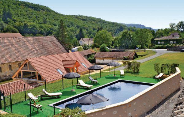 Апартаменты Holiday home Les Eyzies 74 with Outdoor Swimmingpool