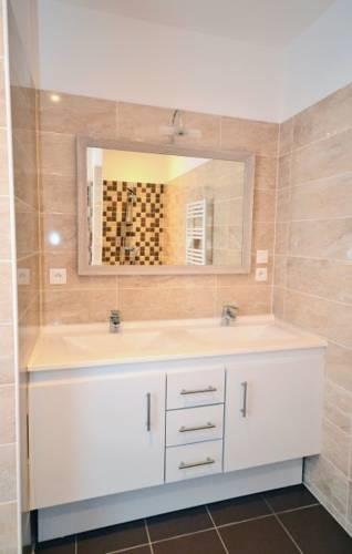 Апартаменты Apartment Les Eyzies de Tayac 81 with Outdoor Swimmingpool