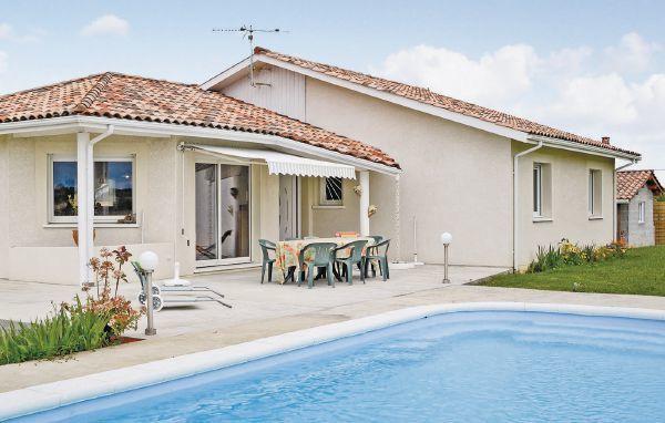 Апартаменты Holiday home Ozourt 32 with Outdoor Swimmingpool