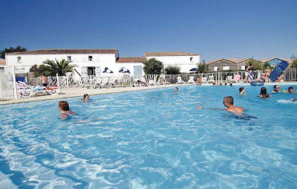 Апартаменты Apartment Le Chateau d'Oléron 32 with Outdoor Swimmingpool