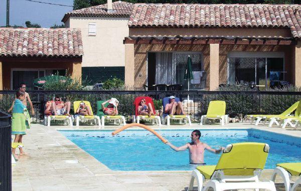Апартаменты Holiday home Regusse 34 with Outdoor Swimmingpool