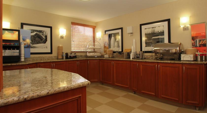 Отель Hampton Inn Portland-Airport