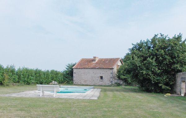 Апартаменты Holiday home Saint Savin 69 with Outdoor Swimmingpool