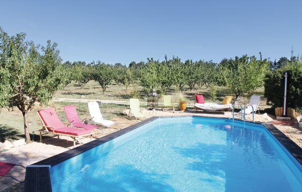 Апартаменты Holiday home Bellegarde 82 with Outdoor Swimmingpool