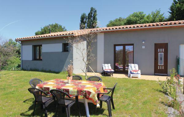 Апартаменты Holiday home Charols 75 with Outdoor Swimmingpool