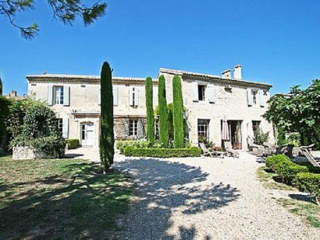 Вилла Villa in Les Alpilles