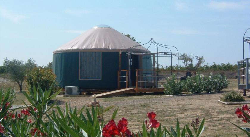 Отель Ecolholiday