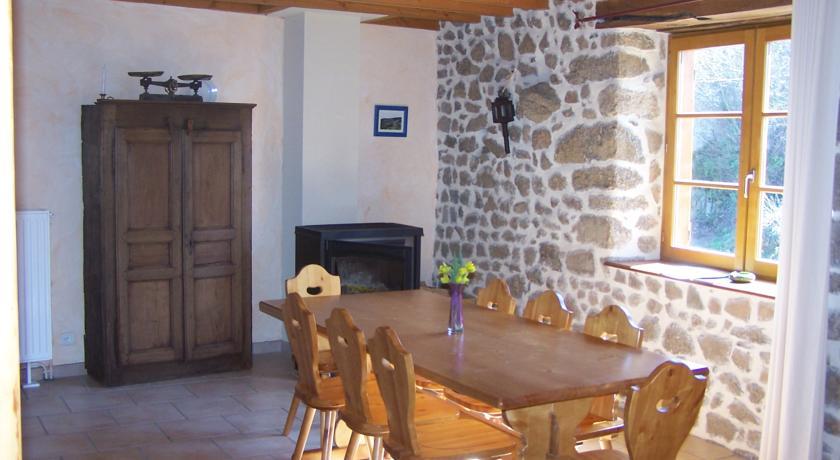 Апартаменты Gîtes en Haut Forez