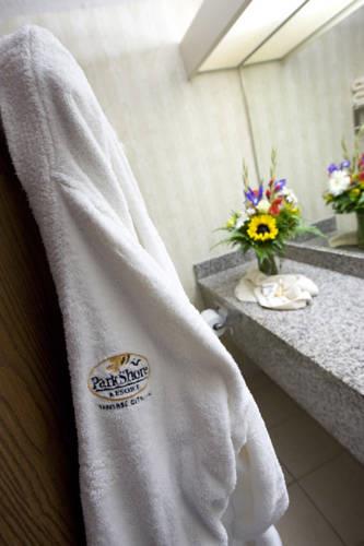Отель ParkShore Resort