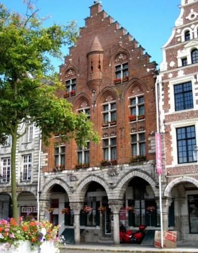 Отель Hôtel Les Trois Luppars
