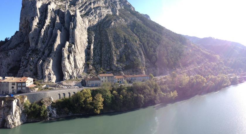 Апартаменты Le Clos des Andrones
