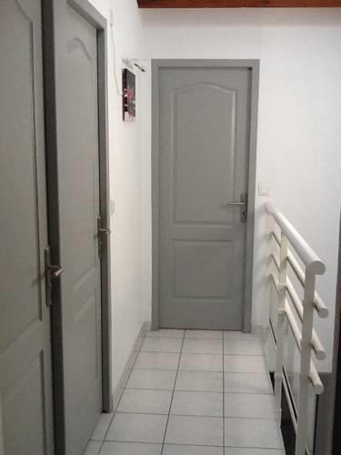 Апартаменты Appartements La Seyne-sur-Mer