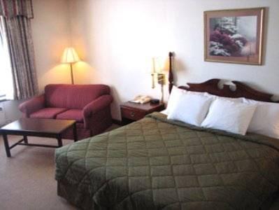 Отель Americas Best Value University Inn