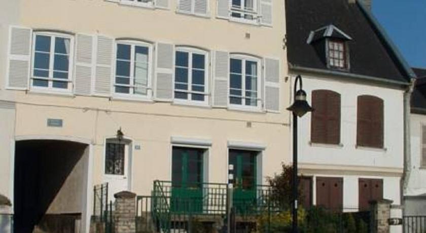 Апартаменты Gite Quai Peree
