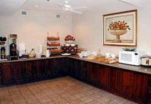 Отель Comfort Inn & Suites