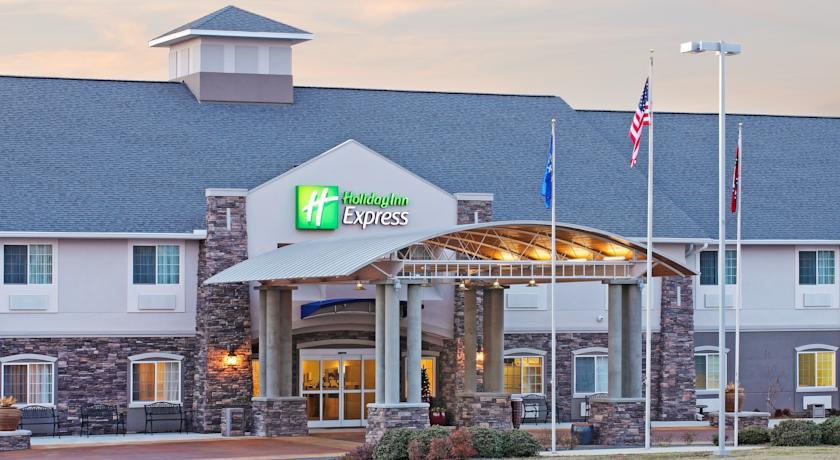Отель Holiday Inn Express MONTICELLO