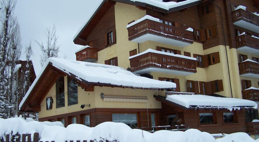 Отель Hotel Bucaneve