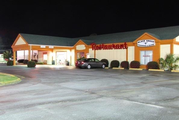 Отель Super 8 Richmond Hill