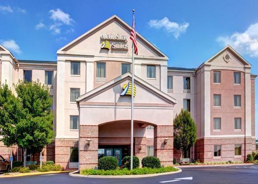 Отель MainStay Suites Airport