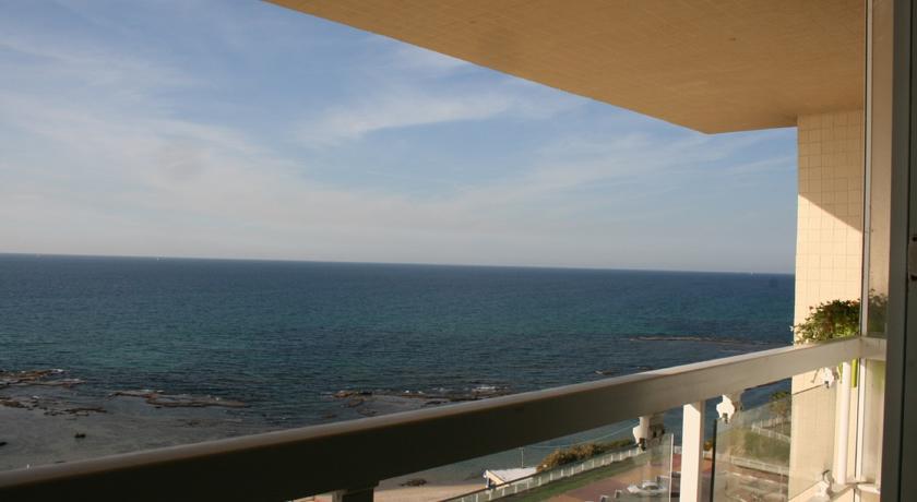 Isramax Oskar Schindler Apartment in Bat-Yam