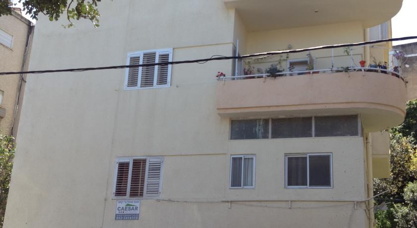 Guy's Apartments