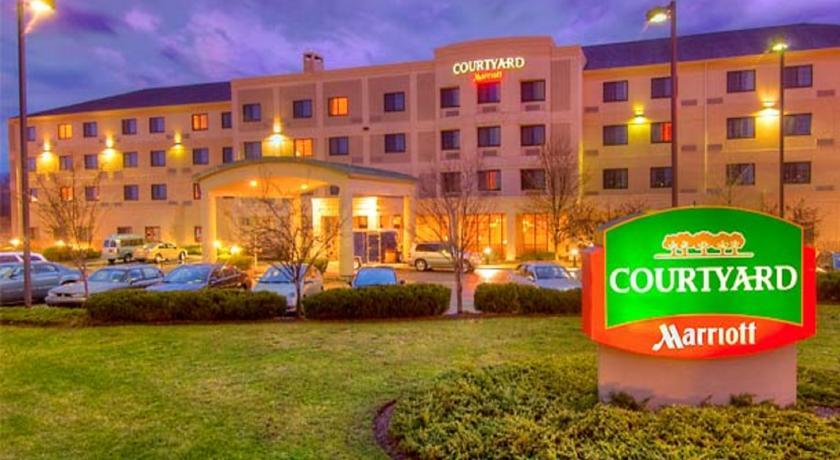 Отель Courtyard by Marriott Middletown