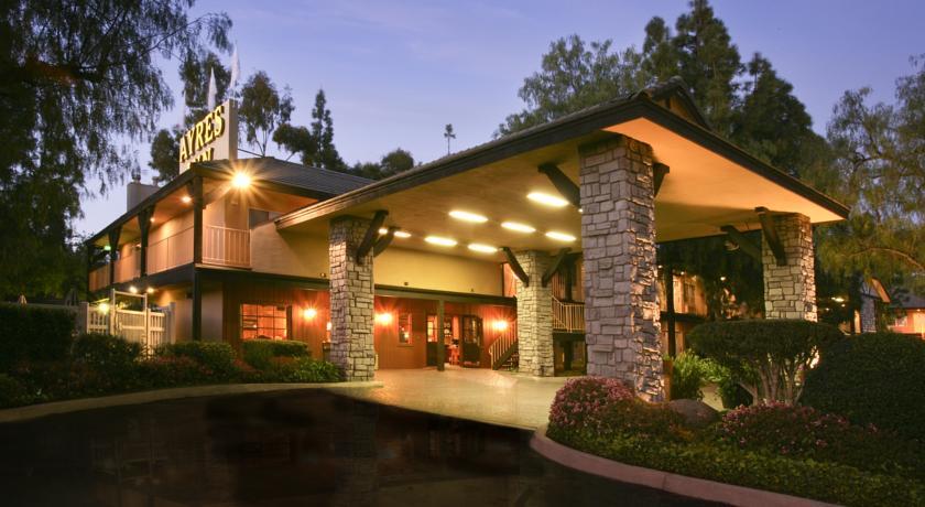 Отель Ayres Lodge Alpine
