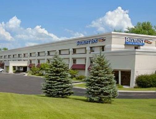 Отель Baymont Inn & Suites - Traverse City
