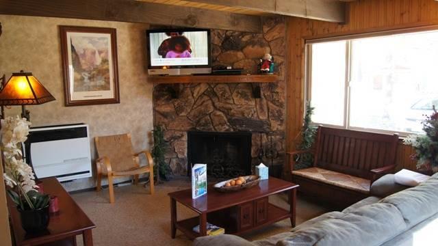 Апартаменты Cozy Moonlight Chalet by Big Bear Cool Cabins